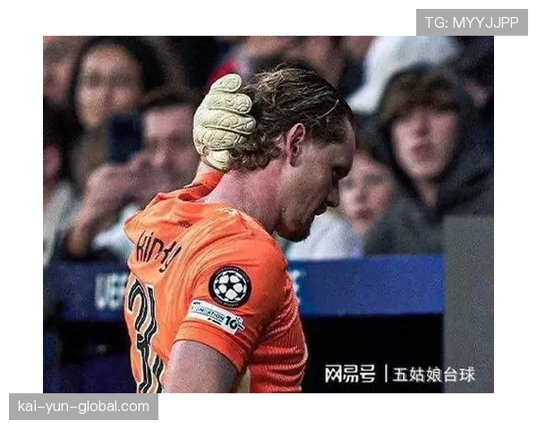 图多尔门将选择酿成大错，热刺门将欧冠首秀17分钟被换下